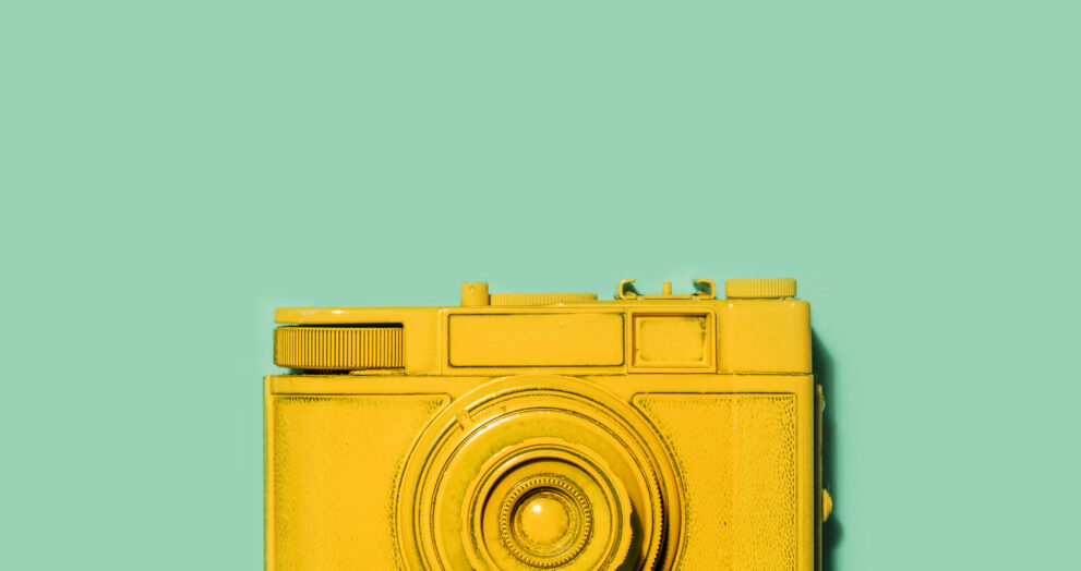 Digital cameras back in fashion after online revival